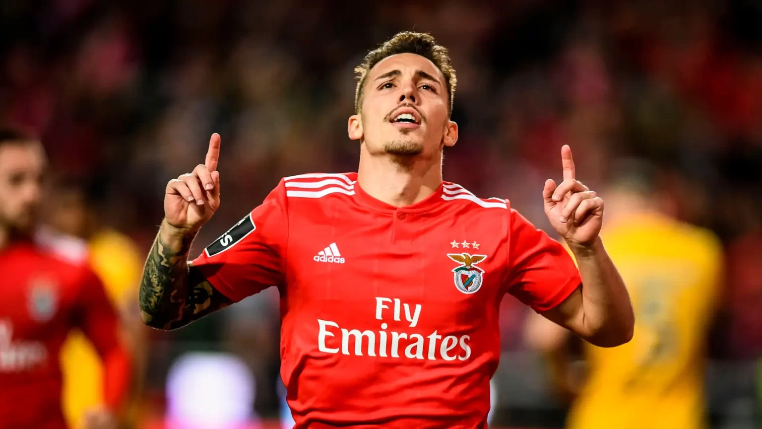 Grimaldo pode sair e Leverkusen já escolheu o substituto