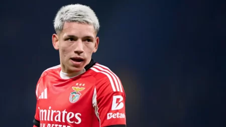 BENFICA NÃO QUER CORRER RISCOS: águias preparam decisão milionária após explosão de jovem craque
