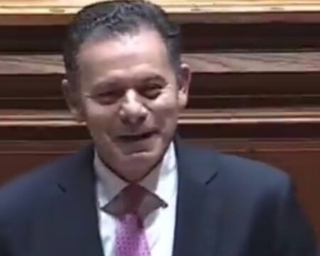 VÍDEO LINDO: Luís Montenegro goza com o Sporting Clube de Portugal em plena Assembleia da República